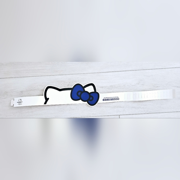 Hello Kitty Los Angeles Dodgers  Light Up Bobblehead/Beanie Bundle - Picture 6 of 9